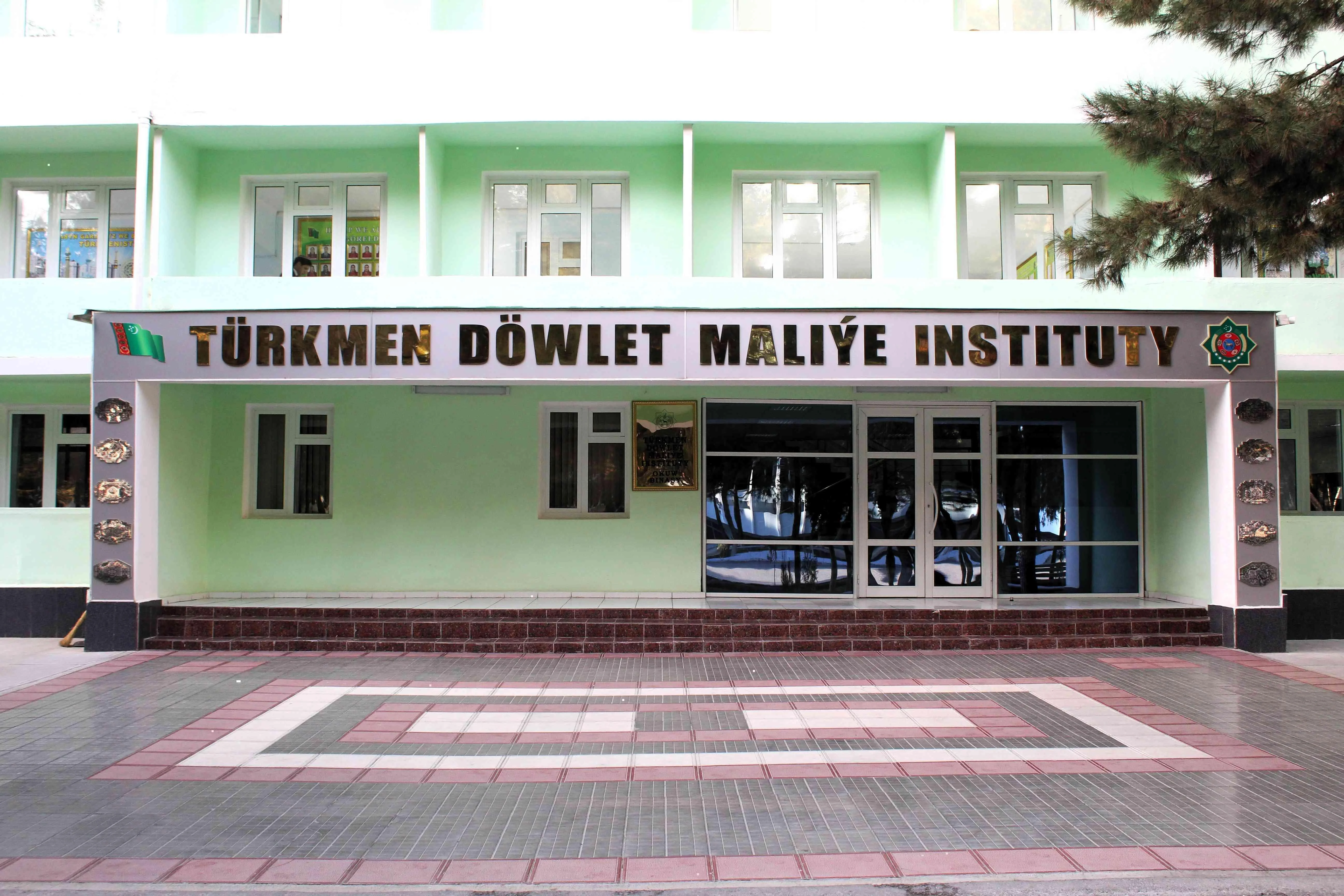 Türkmen döwlet maliýe institutynyň guramagynda ýurdumyzyň ýokary okuw mekdepleriniň talyplarynyň arasynda “Taýýarlygyň ugry boýunça iňlis dili” dersinden onlaýn test bäsleşigi