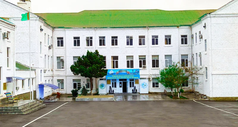 Türkmenbaşy şäherindäki deňizçilik orta hünär okuw mekdebi