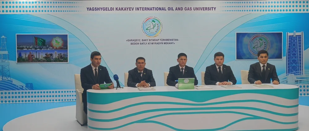 Türkmenistanyň Halk Maslahatynyň taryhy ähmiýeti barada syýasy tegelek stol gepleşigi